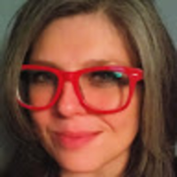 Meet your Posher, Carrie - Picture 1 of 1